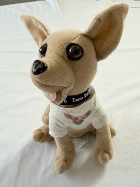 “Yo Quiero Taco Bell” Chihuahua Plush Toy By Applause Vintage From The 90’s.